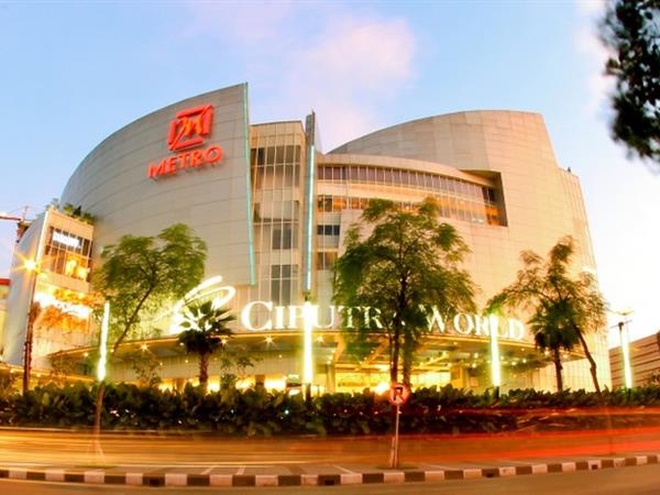 1. Galaxy Mall, 2. Grand City Mall, 3. Surabaya Town Square, 4. Ciputra World Mall, 5. Tunjungan Plaza, 6. Royal Plaza, 7. Supermall Pakuwon Indah, 8. Marvell City, 9. World Trade Center, 10. CITO Mall