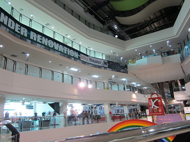 1. Galaxy Mall, 2. Grand City Mall, 3. Surabaya Town Square, 4. Ciputra World Mall, 5. Tunjungan Plaza, 6. Royal Plaza, 7. Supermall Pakuwon Indah, 8. Marvell City, 9. World Trade Center, 10. CITO Mall