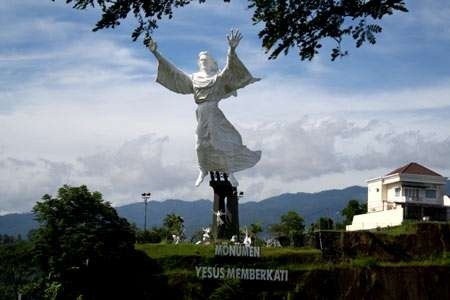 Megahnya Rancangan Monumen Patung Yesus, Lika-liku Perjalanan Menuju Patung Yesus, Rute Jalan Menuju Patung Yesus, Patung Yesus yang Tersebar di Berbagai Pelosok Dunia, Destinasi Bawah Air Terbaik di Manado, Surga Tersembunyi Dataran Tinggi Manado
