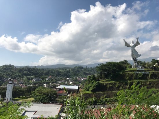 Megahnya Rancangan Monumen Patung Yesus, Lika-liku Perjalanan Menuju Patung Yesus, Rute Jalan Menuju Patung Yesus, Patung Yesus yang Tersebar di Berbagai Pelosok Dunia, Destinasi Bawah Air Terbaik di Manado, Surga Tersembunyi Dataran Tinggi Manado