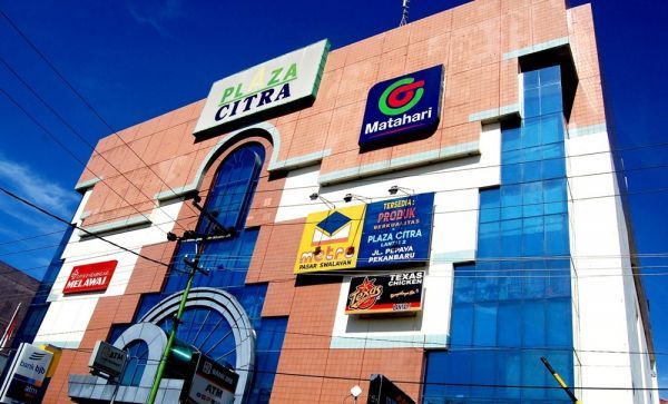 1. Mall SKA, 2. Mall Pekanbaru, 3. Sadira Plaza &amp; Tangram Hotel, 4. Senapelan Plaza, 5. Star City Square, 6. Mall Ciputra Seraya, 7. Plaza Sukaramai, 8. Citra Plaza, 9. Transmart carrefour, 10. Metropolitan City