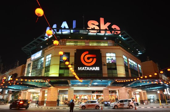 1. Mall SKA, 2. Mall Pekanbaru, 3. Sadira Plaza &amp; Tangram Hotel, 4. Senapelan Plaza, 5. Star City Square, 6. Mall Ciputra Seraya, 7. Plaza Sukaramai, 8. Citra Plaza, 9. Transmart carrefour, 10. Metropolitan City