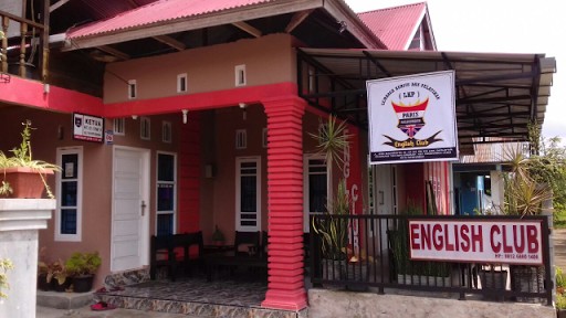 1. Abdi Homestay, 2. Lembah Echo Homestay and Convention, 3. Syafiq Homestay, 4. Puti Sari Banilai Homestay, 5. Ruqita Homestay, 6. Avia Homestay, 7. Wafaby Guesthouse Homestay, 8. Paris English Club & Homestay