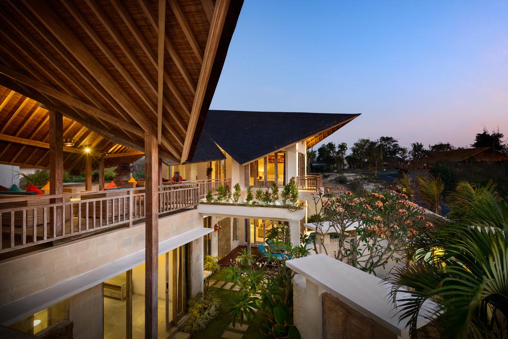 1. Adinda Balangan, 2. Ahimsa Beach, 3. Temple Hill, 4. The Kamojang, 5. Kayumanis, 6. Buana Bali, 7. Gending Kedis, 8. Balquisse Heritage, 9. The Mutiara, 10. The Villas