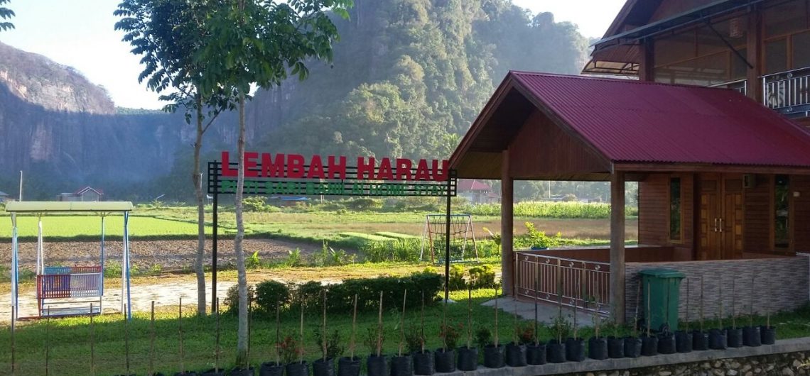 1. Abdi Homestay, 2. Lembah Echo Homestay and Convention, 3. Syafiq Homestay, 4. Puti Sari Banilai Homestay, 5. Ruqita Homestay, 6. Avia Homestay, 7. Wafaby Guesthouse Homestay, 8. Paris English Club & Homestay, 9. Homestay Izza Maryam, 10. Sahati Homestay