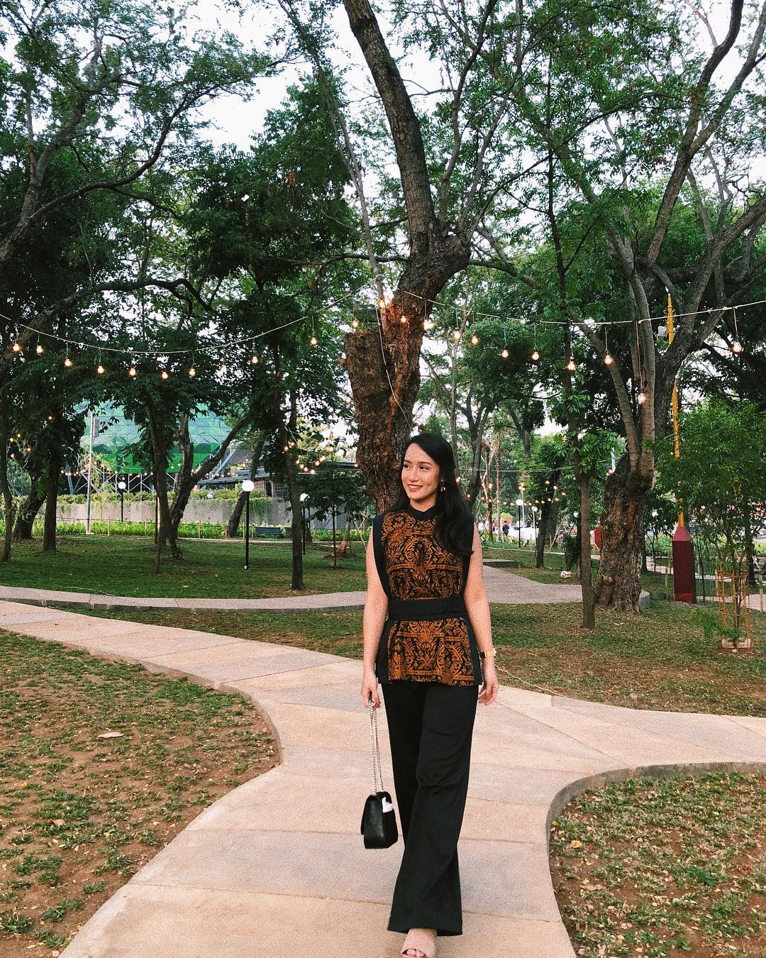 1. Air Mancur Menari, 2. Peresmian Taman, 3. Dulunya taman ini adalah taman KB, 4. Luas 5.000 meter persegi, 5. Siap dinikmati masyarakat umum, 6. Dekat Dengan Kawasan Simpang Lima, 7. Dekat Dengan GOR Tri Lomba Juang, 8. Taman yang memberikan warna baru di Kota Semarang, 9. Terletak di pusat kota, 10. Banyak unsur budaya