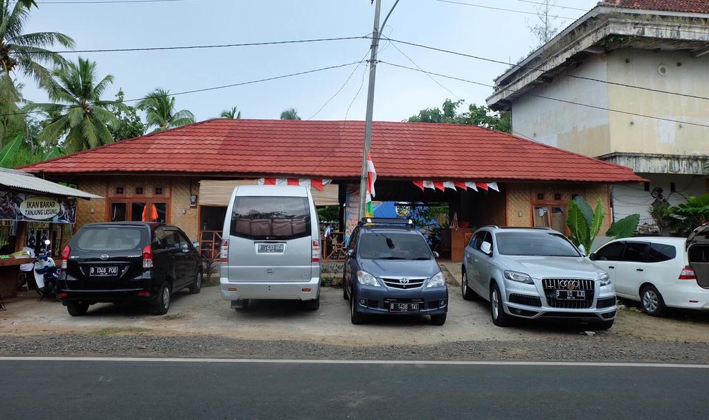 1. Pondok Mutiara Ibu, 2. Bora Bora Kalica, 3. Kalica Villa Resort, 4. Villa Blue Ocean, 5. Villa Ulin