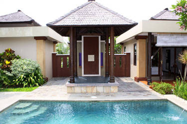 1. Pondok Mutiara Ibu, 2. Bora Bora Kalica, 3. Kalica Villa Resort, 4. Villa Blue Ocean, 5. Villa Ulin