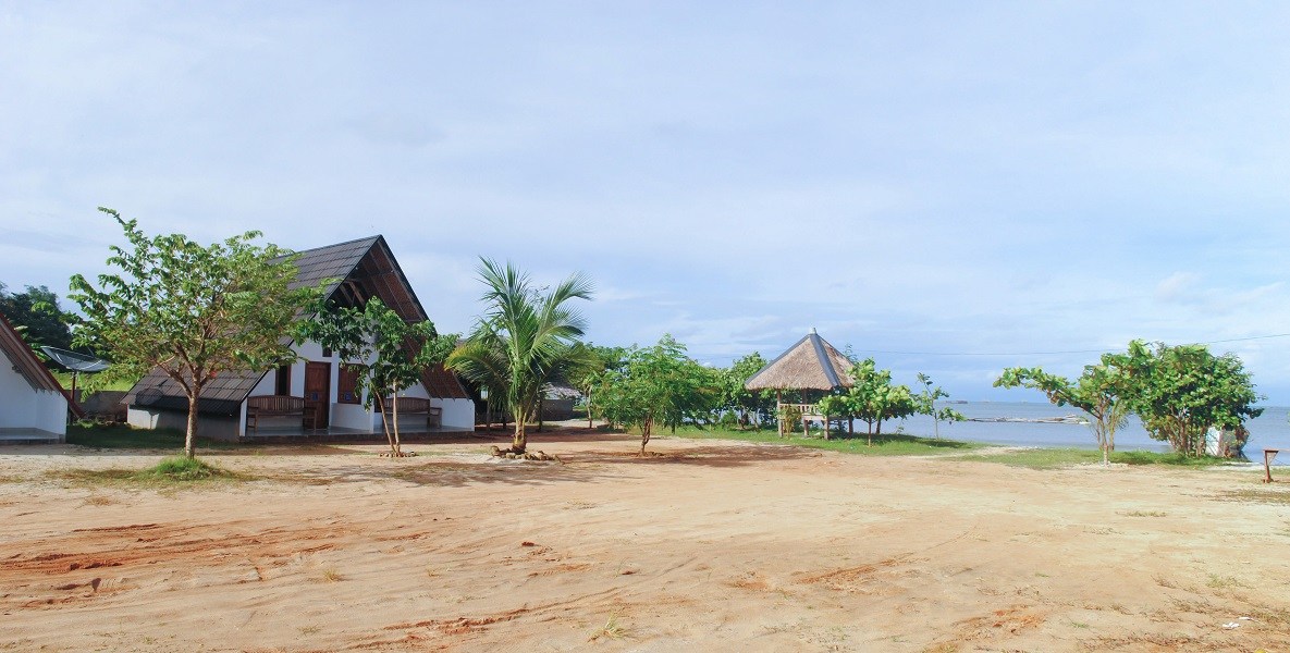 1. Pondok Mutiara Ibu, 2. Bora Bora Kalica, 3. Kalica Villa Resort, 4. Villa Blue Ocean, 5. Villa Ulin
