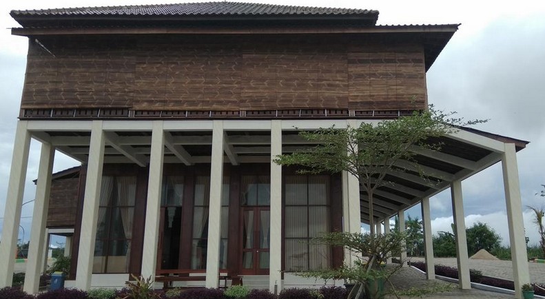 1. Pondok Mutiara Ibu, 2. Bora Bora Kalica, 3. Kalica Villa Resort, 4. Villa Blue Ocean, 5. Villa Ulin