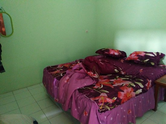 1. Sindang Reret Ciwidey, 2. Hotel Pesona Ciwidey, 3. Ciwidey Hills Radhina, 4. Pondok Winagung, 5. Hotel Albis