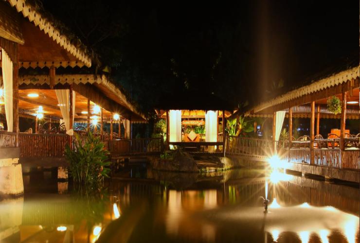 1. Sindang Reret Ciwidey, 2. Hotel Pesona Ciwidey, 3. Ciwidey Hills Radhina, 4. Pondok Winagung, 5. Hotel Albis