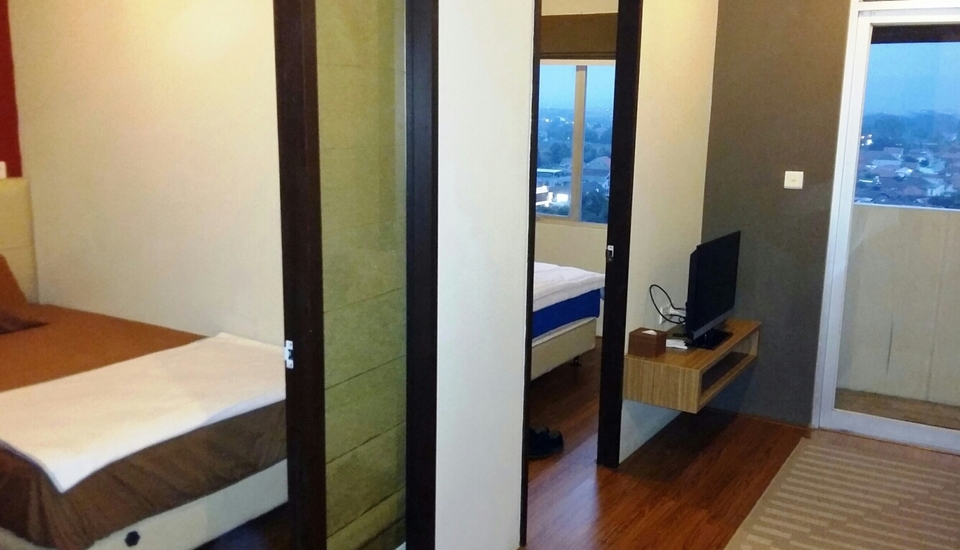 1. Simply Valore Hotel, 2. Great Escape Apartment, 3. High Livin Apartmen, 4. Gateway Pasteur