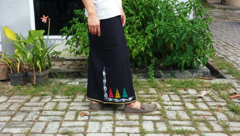 1. Rencong, 2. Tas Bordir, 3. Lambang Pinto, 4. Songket, 5. Kupiah Meukeutop, 6. Kaos Berslogan, 7. Ija Kroeng, 8. Sulam Kasab, 9. Boneka Pengantin, 10. Batik