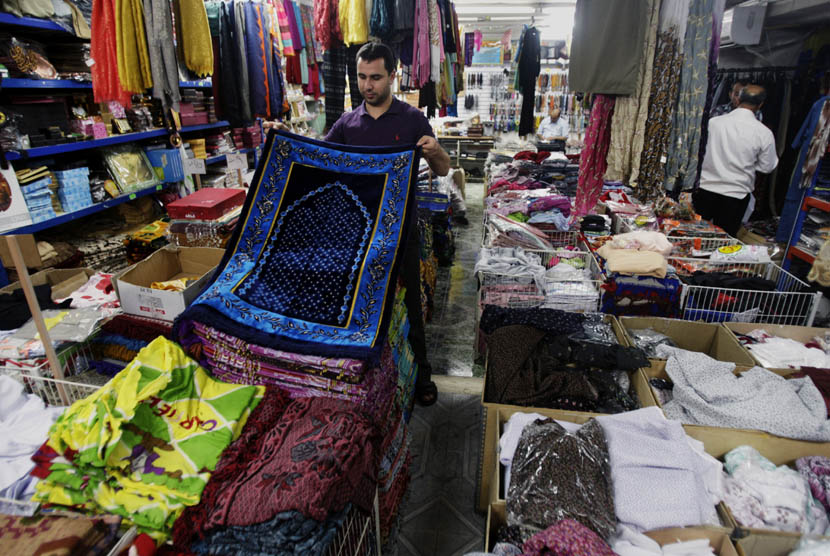 1. Rogne Ballasam, 2. Nabi Booti, 3. Maryam Booti, 4. Perlengkapan Ibadah, 5. Siwak, 6. Ithar, 7. Kosmetik Arab, 8. Baju Khas Timur Tengah, 9. Minyak Zaitun, 10. Emas