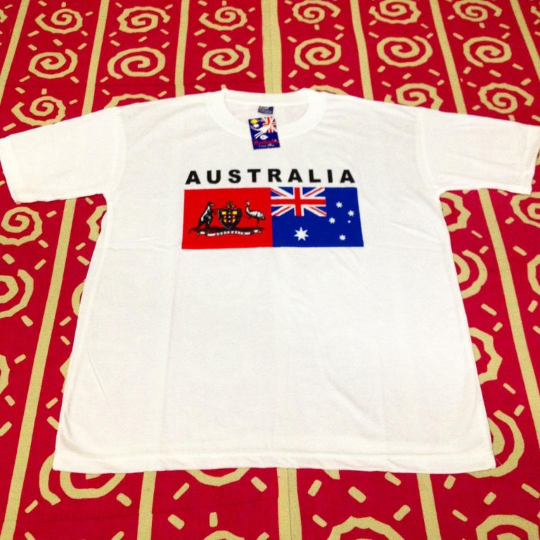 1. Pernak-pernik Australia, 2. Boneka Kanguru Atau Koala, 3. Boomerang, 4. Kaos Australia, 5. Digderidoo, 6. Souvenir Bentuk Benua Australia, 7. Baju Brand Terkenal, 8. Lucas Papaw Ointment, 9. Nipple Warmer, 10. Produk Wol