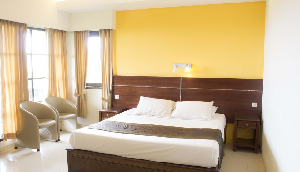 1. Pesona Alam Resort, 2. Aris Biru, 3. Royal Tulip Gunung Geulis, 4. Plataran Puncak, 5. The 101 Suryakencana, 6. R Hotel Rancamaya, 7. Gunung Geulis Cottages, 8. Novotel Bogor Golf Resort, 9. Puncak Pass Resort, 10. Padjajaran Suites Resort & Convention