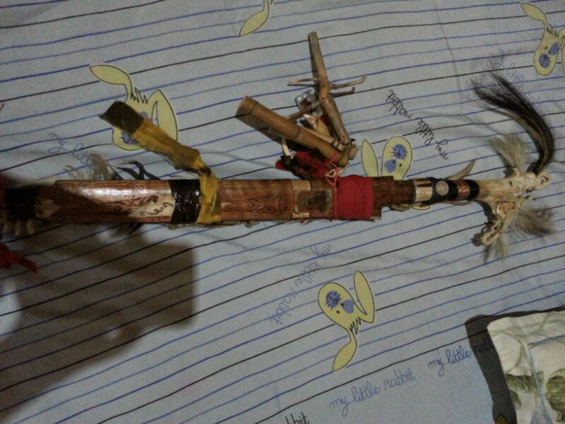1. Souvenir dan Aksesoris Khas Suku Dayak, 2. Batik Khas Balikpapan, 3. Batu Mulia, 4. Kain Songket Balikpapan, 5. Tas Manik, 6. Kaos Khas, 7. Mandau, 8. Anjat, 9. Anyaman Lampit, 10. Miniatur Rumah Adat