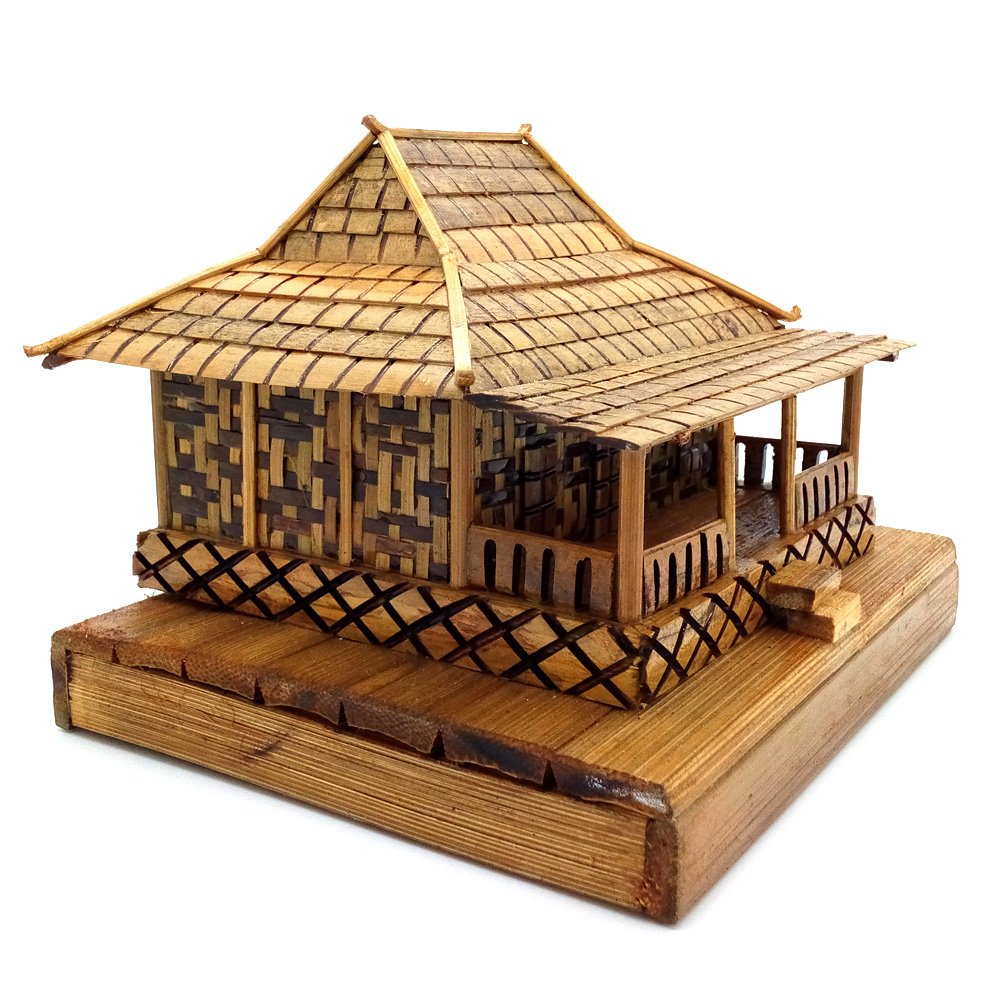 1. Souvenir dan Aksesoris Khas Suku Dayak, 2. Batik Khas Balikpapan, 3. Batu Mulia, 4. Kain Songket Balikpapan, 5. Tas Manik, 6. Kaos Khas, 7. Mandau, 8. Anjat, 9. Anyaman Lampit, 10. Miniatur Rumah Adat