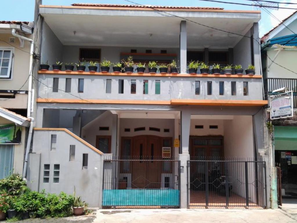 1. Retanata, 2. Cihampelas Homestay, 3. Setiabudi, 4. Triniti, 5. Anaking, 6. Paksoma, 7. Elenor’s Home, 8. Kulem Homestay, 9. Pinisi Bacpacker, 10. Ciwidey Homestay, 11. Graha Ciumbuleuit, 12. Zens Room, 13. Green Homestay, 14. Wisma Tubagus Dago, 15. Laguna Homestay