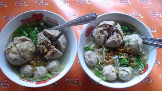 1. Bakso Cuankie Serayu, 2. Bakso Semar, 3. Bakso Malang Enggal, 4. Kedai Bakso Arief, 5. Bakso Djingkrak, 6. Bakso Bintang Avon, 7. Bakso Ceker Braga, 8. Bakso Rudal Anggrek, 9. Bakso Ikah Asgar, 10. Bakmi Encek