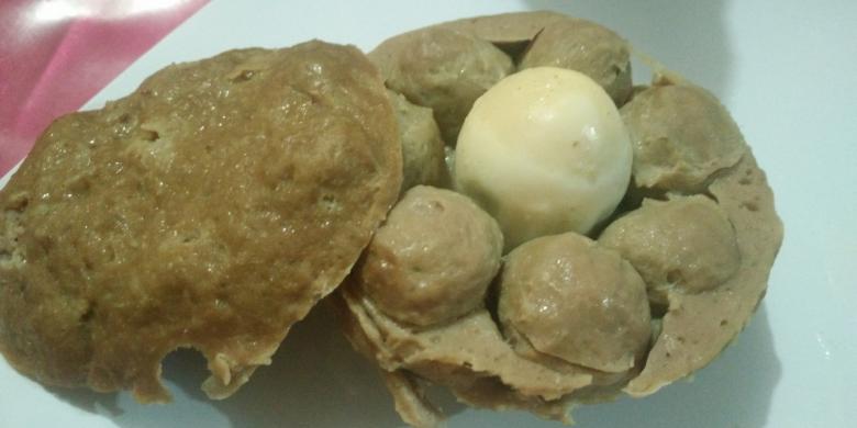 1. Bakso Untung Banyuwangi, 2. Kedai Bakso Osing, 3. Bakso Andre Banyuwangi, 4. Bakso Lobster, 5. Warung Bakso Mbak Tatik, 6. Lesehan Warung Tegal Bakso Mercon, 7. Bakso Kiki