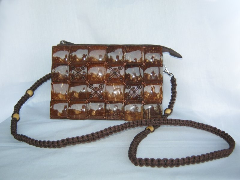 1. Batik Banyuwangi, 2. Kaos Banyuwangi, 3. Kerajinan Gintangan Banyuwangi, 4. Panci-Dandang Kalibaru, 5. Kerajinan Tas Batok, 6. Aksesoris Mobil Gandrung, 7. Asbak Kayu, 8. Kerajinan Gelas Lidi Besar, 9. Kerajinan Tas Tapas, 10. Miniatur Gandrung