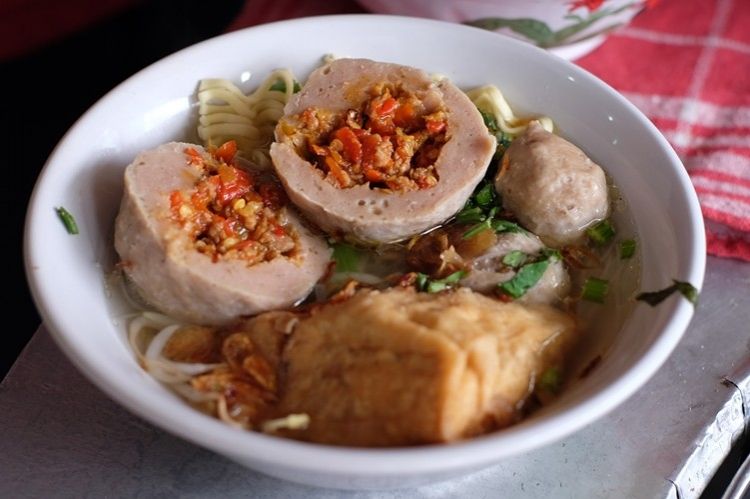 1. Bakso Untung Banyuwangi, 2. Kedai Bakso Osing, 3. Bakso Andre Banyuwangi, 4. Bakso Lobster, 5. Warung Bakso Mbak Tatik, 6. Lesehan Warung Tegal Bakso Mercon, 7. Bakso Kiki