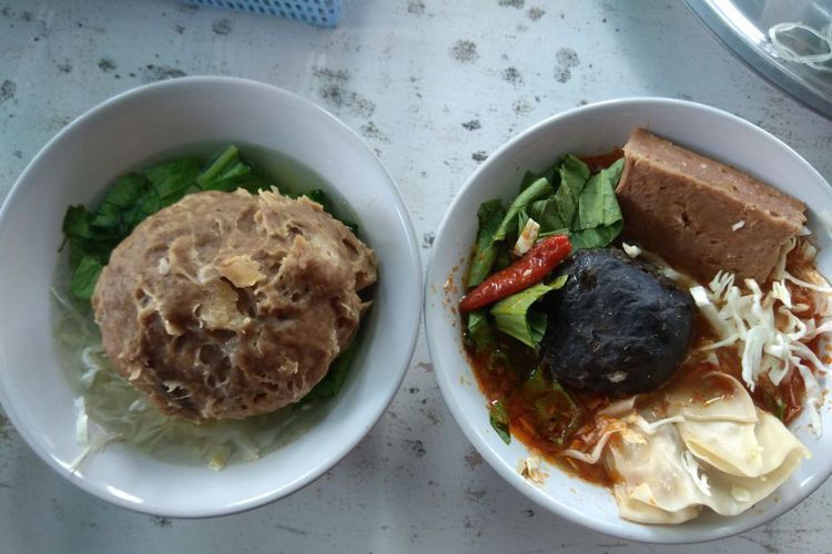 1. Bakso Untung Banyuwangi, 2. Kedai Bakso Osing, 3. Bakso Andre Banyuwangi, 4. Bakso Lobster, 5. Warung Bakso Mbak Tatik, 6. Lesehan Warung Tegal Bakso Mercon, 7. Bakso Kiki