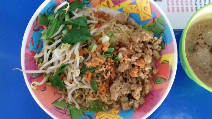 1. Mie Ayam Dita, 2. Mie Ayam Toge Super, 3. Bakso dan Mie Ayam Kemon, 4. Mie Ayam Mars Cafe Galaxy, 5. Mie Ayam Pom Bensin, 6. Mie Ayam Bangka Awat, 7. Mie Ayam Yamin Bilqis, 8. Mie Ayam Wonogiri, 9. Mie Lael (Laras Lurus Leres Laris)