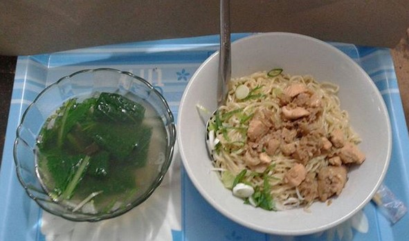 1. Mie Ayam Dita, 2. Mie Ayam Toge Super, 3. Bakso dan Mie Ayam Kemon, 4. Mie Ayam Mars Cafe Galaxy, 5. Mie Ayam Pom Bensin, 6. Mie Ayam Bangka Awat, 7. Mie Ayam Yamin Bilqis, 8. Mie Ayam Wonogiri, 9. Mie Lael (Laras Lurus Leres Laris)
