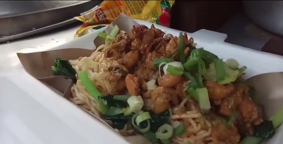 1. Mie Ayam Dita, 2. Mie Ayam Toge Super, 3. Bakso dan Mie Ayam Kemon, 4. Mie Ayam Mars Cafe Galaxy, 5. Mie Ayam Pom Bensin, 6. Mie Ayam Bangka Awat, 7. Mie Ayam Yamin Bilqis, 8. Mie Ayam Wonogiri, 9. Mie Lael (Laras Lurus Leres Laris)