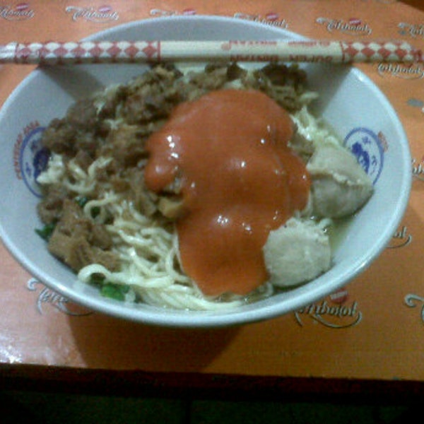 1. Mie Ayam Dita, 2. Mie Ayam Toge Super, 3. Bakso dan Mie Ayam Kemon, 4. Mie Ayam Mars Cafe Galaxy, 5. Mie Ayam Pom Bensin, 6. Mie Ayam Bangka Awat, 7. Mie Ayam Yamin Bilqis, 8. Mie Ayam Wonogiri, 9. Mie Lael (Laras Lurus Leres Laris)