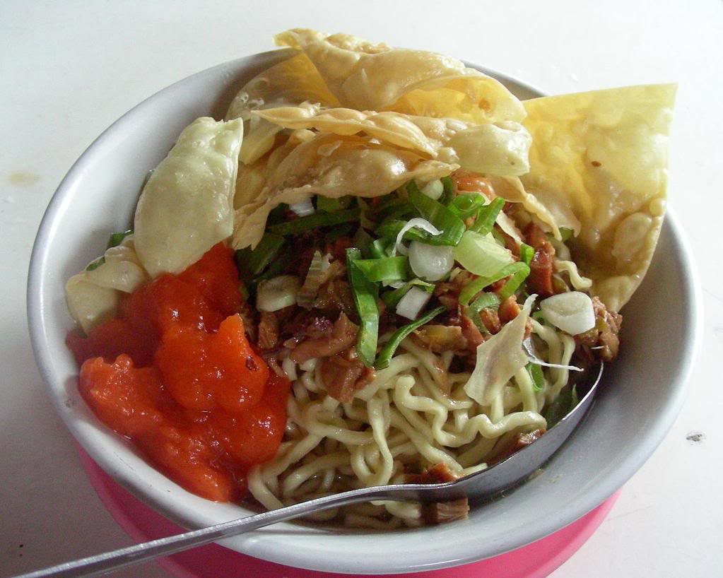 1. Mie Ayam Dita, 2. Mie Ayam Toge Super, 3. Bakso dan Mie Ayam Kemon, 4. Mie Ayam Mars Cafe Galaxy, 5. Mie Ayam Pom Bensin, 6. Mie Ayam Bangka Awat, 7. Mie Ayam Yamin Bilqis, 8. Mie Ayam Wonogiri, 9. Mie Lael (Laras Lurus Leres Laris)