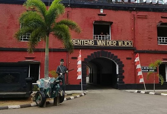 Seputar Benteng Van Der Wijck, Fasilitas dan Tarif Tiket di Benteng Van Der Wijck, Tarif Tiket di Benteng Van Der Wijck, Jam Buka, Pilihan Penginapan