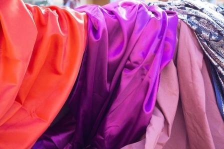 1. Jaket Kulit, 2. Batik Garut, 3. Tas Akar Wangi, 4. Batu Akik Bungbulang, 5. Minyak Wangi, 6. Kain Sutra Alam, 7. Kaos GuratGarut, 8. Hiasan Dinding Akar Wangi, 9. Sajadah Akar Wangi, 10. Kopiah Akar Wangi