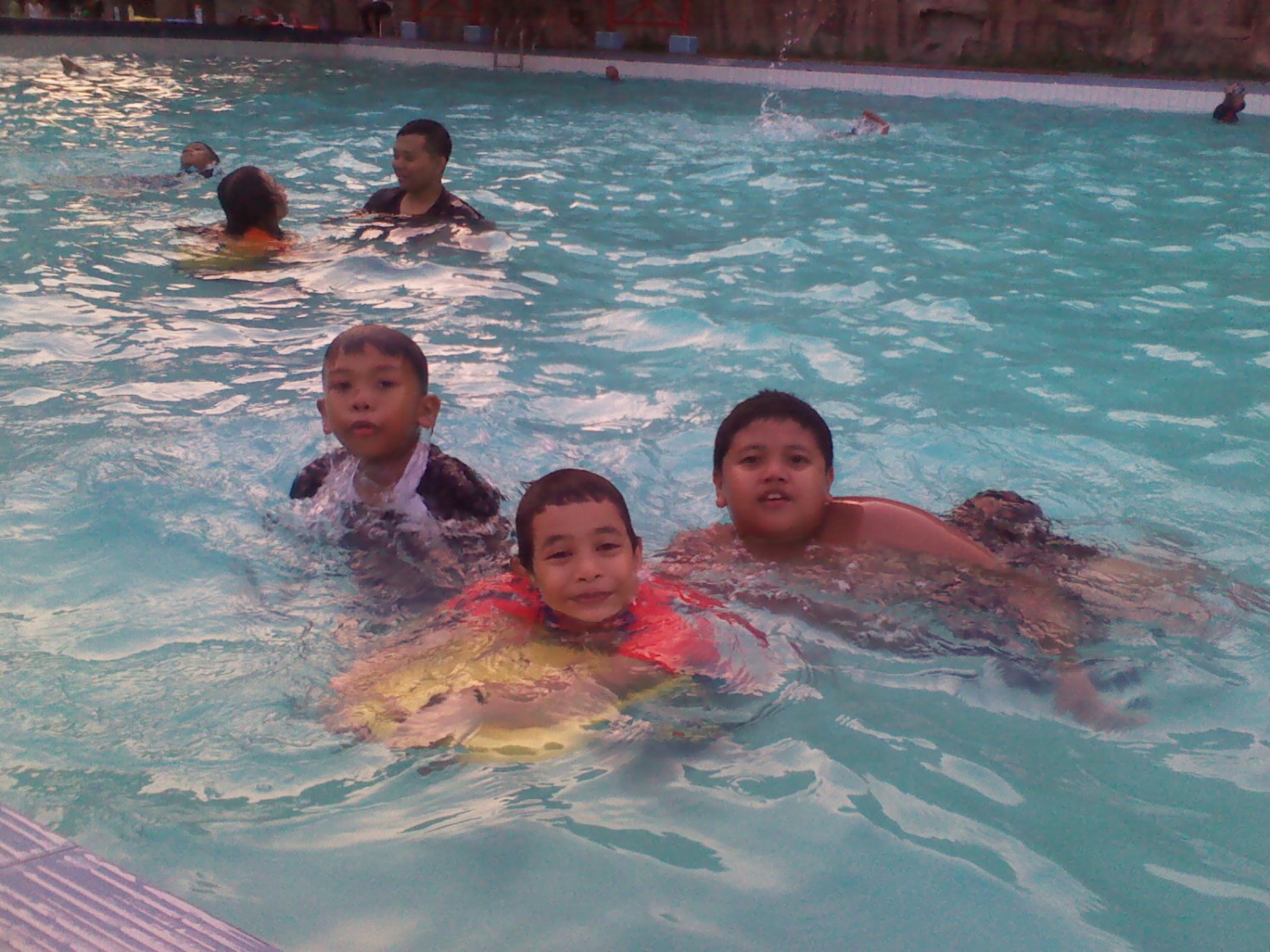 1. Wisata Bajak Laut, 2. Surya Waterboom, 3. Tirta Agung, 4. Bukit Awan, 5. Dynasty, 6. Tiara Club, 7. Malindo, 8. Waterpark Ladiva, 9. Tito’S, 10. Petrokimia