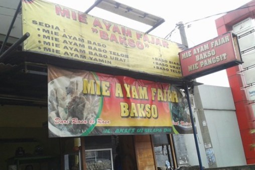 1. Resto Mie Ayam Berkat, 2. Yamien 88 Cijantung, 3. Mie Ayam Fajar, 4. Bakmie Arcadia, 5. Bakmi GM, 6. Bakmi Roxy, 7. Bakmi Bangka 33