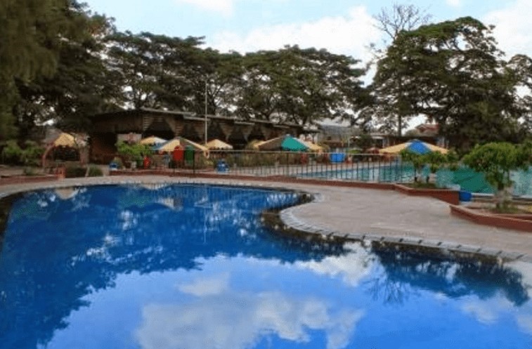 1. Tirtoyoso, 2. Kediri Waterpark, 3. Surya Taman Wisata, 4. Pagora