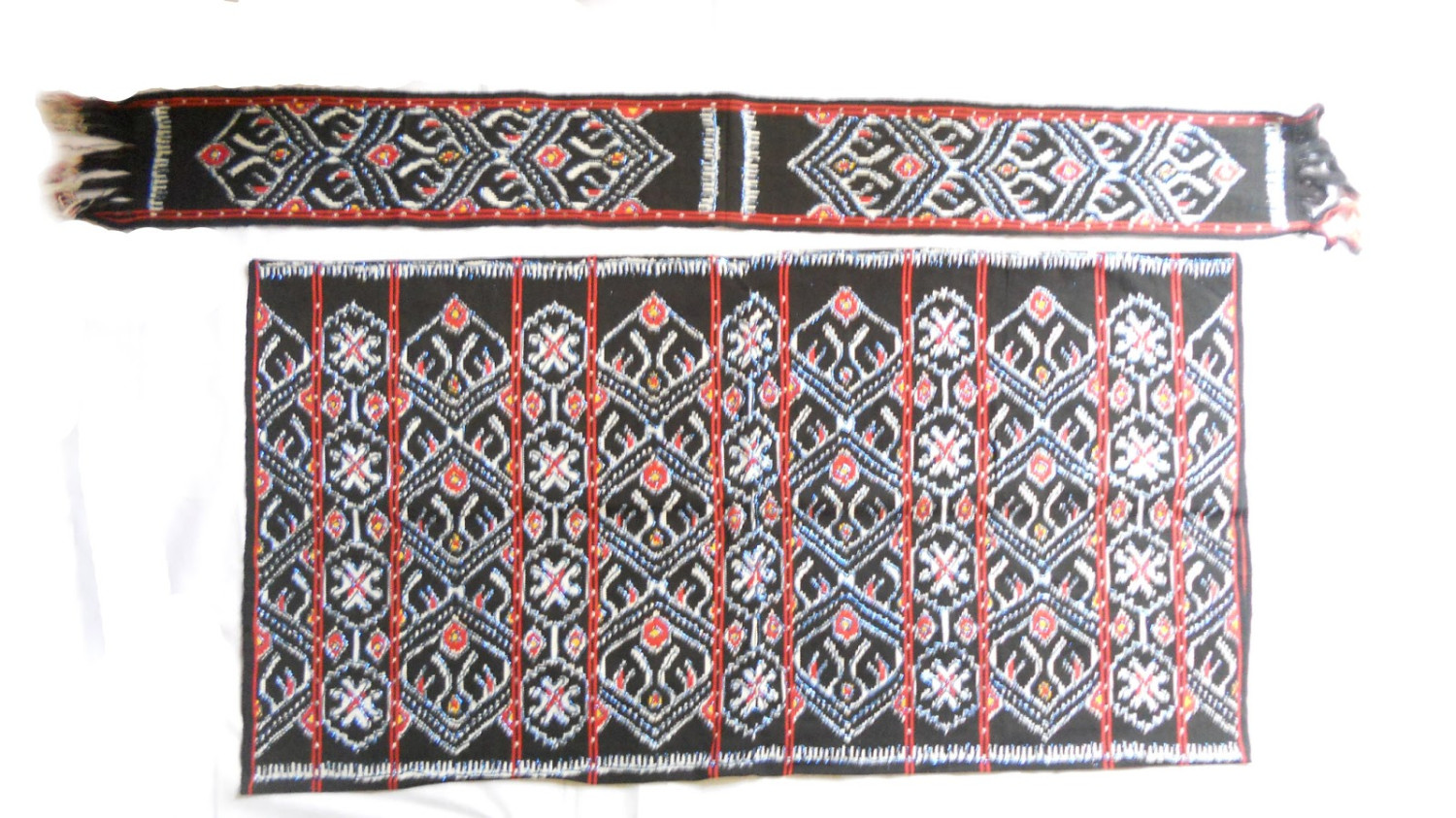 1. Kain Tenun, 2. Tas Tenun, 3. Kerajinan Kayu Cendana, 4. Tenun Ikat, 5. ReplikaSasando, 6. Pajangan Tanduk, 7. Sarung Selendang Prada, 9. Tilangga, 10. Aksesoris Lainnya