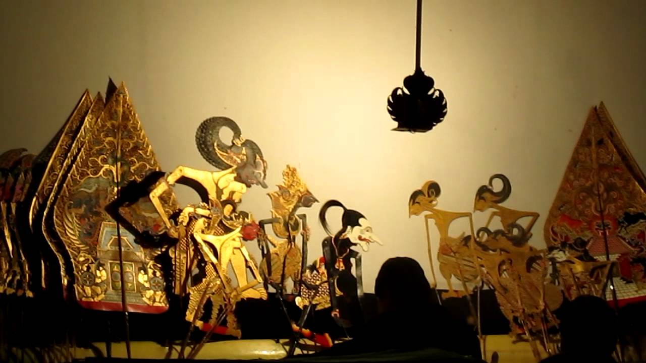 1. Batik, 2. Wayang, 3. Pahatan Kayu, 4. Miniatur Khas, 5. Kerajinan Kulit, 6. Kain Tenun, 7. Anyaman Bambu, 8. Kerajinan Rotan, 9. Batang Pisang, 10. Kerajinan Logam