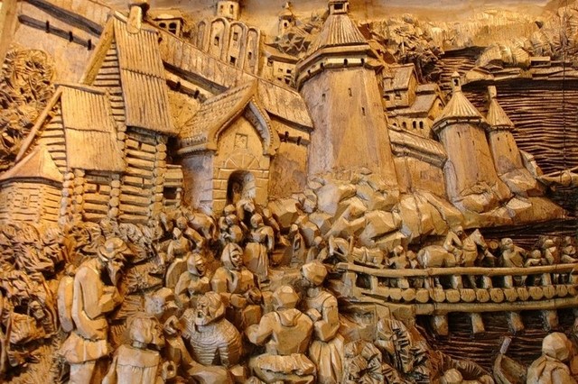 1. Batik, 2. Wayang, 3. Pahatan Kayu, 4. Miniatur Khas, 5. Kerajinan Kulit, 6. Kain Tenun, 7. Anyaman Bambu, 8. Kerajinan Rotan, 9. Batang Pisang, 10. Kerajinan Logam