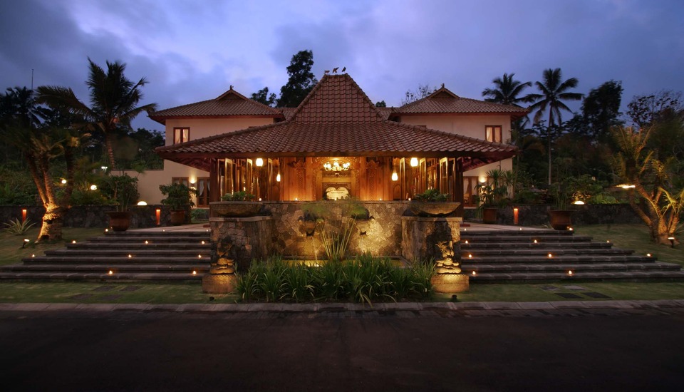 1. The Cangkringan Villas and Spa, 2. Villa Blusteps with Stunning View, 3. Malioboro Garden Hotel, 4. KJ Hotel Yogyakarta, 5. Hotel Neo Yogyakarta, 6. Rivisha Hotel Yogyakarta, 7. Blue Garden Yogyakarta, 8. Villa Sunset Yogyakarta, 9. Indoluxe Hotel Yogyakarta, 10. Swiss-Belboutique
