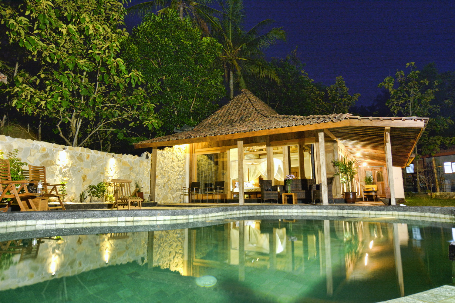 1. The Cangkringan Villas and Spa, 2. Villa Blusteps with Stunning View, 3. Malioboro Garden Hotel, 4. KJ Hotel Yogyakarta, 5. Hotel Neo Yogyakarta, 6. Rivisha Hotel Yogyakarta, 7. Blue Garden Yogyakarta, 8. Villa Sunset Yogyakarta, 9. Indoluxe Hotel Yogyakarta, 10. Swiss-Belboutique