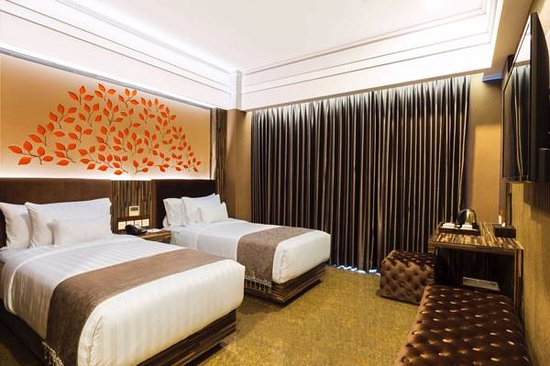 1. The Cangkringan Villas and Spa, 2. Villa Blusteps with Stunning View, 3. Malioboro Garden Hotel, 4. KJ Hotel Yogyakarta, 5. Hotel Neo Yogyakarta, 6. Rivisha Hotel Yogyakarta, 7. Blue Garden Yogyakarta, 8. Villa Sunset Yogyakarta, 9. Indoluxe Hotel Yogyakarta, 10. Swiss-Belboutique
