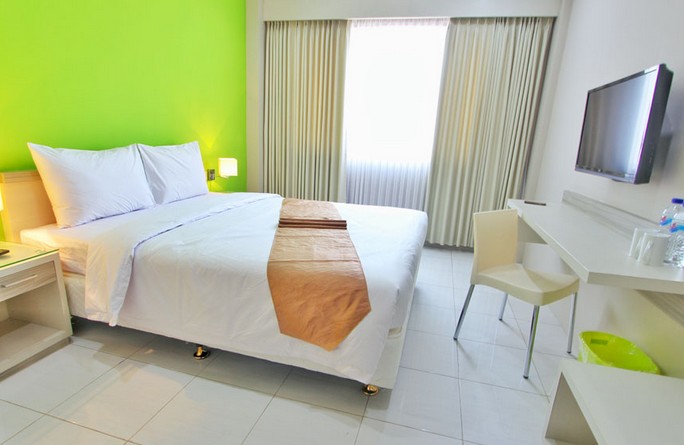 1. The Cangkringan Villas and Spa, 2. Villa Blusteps with Stunning View, 3. Malioboro Garden Hotel, 4. KJ Hotel Yogyakarta, 5. Hotel Neo Yogyakarta, 6. Rivisha Hotel Yogyakarta, 7. Blue Garden Yogyakarta, 8. Villa Sunset Yogyakarta, 9. Indoluxe Hotel Yogyakarta, 10. Swiss-Belboutique