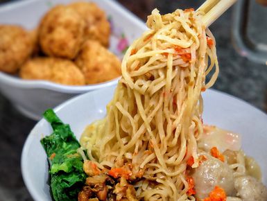 1. Mie Ayam Blo’on, 2. Bakmi Berdikari, 3. Mie Ayam Bangka Asan, 4. Yamin 88 Cijantung, 5. Mie Ayam Gondangdia, 6. Mie Ayam Yunus, 7. Bakmi Baji Pamai, 8. Bakmi Jhon Sampit Melawai, 9. Bakmi Tasik, 10. Mie Ayam Alip