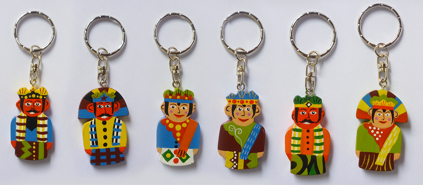 1. Miniatur Monas, 2. Magnet Kulkas Abang None Jakarta, 3. Snowglobe Jakarta, 4. Celana Betawi, 5. Gantungan Kunci Ondel-ondel, 6. Patung Ondel-ondel Mini, 7. Topeng Ondel-ondel, 8. Kebaya Betawi, 9. Post Card Tema Jakarta, 10. Miniatur Bajaj, 11. Miniatur Pedagang Kerak Telor, 12. Batik Betawi, 13. Tumblr Bottle, 14. Barang Kuno dan Antik, 15. Tas, Baju, Sepatu Grosiran