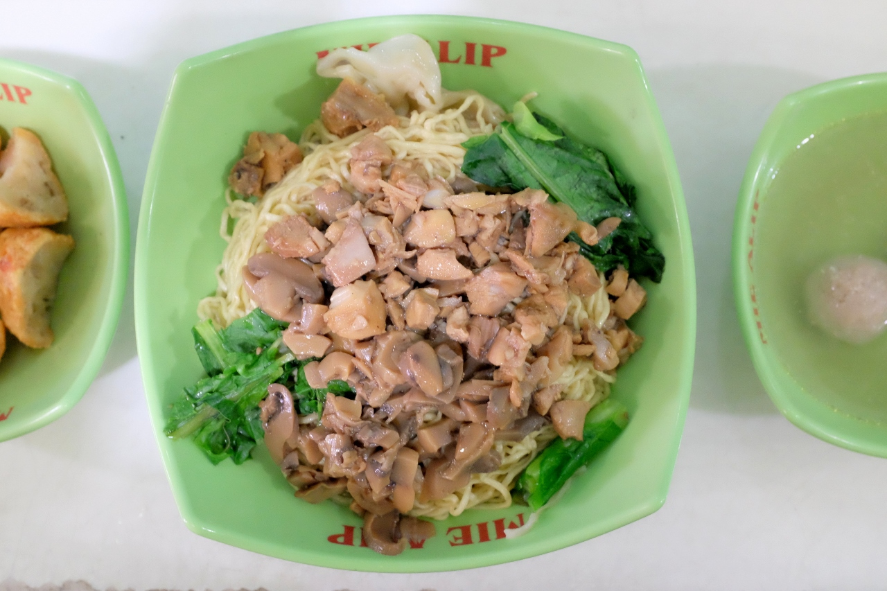 1. Mie Ayam Blo’on, 2. Bakmi Berdikari, 3. Mie Ayam Bangka Asan, 4. Yamin 88 Cijantung, 5. Mie Ayam Gondangdia, 6. Mie Ayam Yunus, 7. Bakmi Baji Pamai, 8. Bakmi Jhon Sampit Melawai, 9. Bakmi Tasik, 10. Mie Ayam Alip