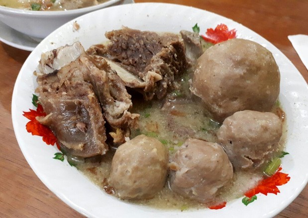 1. Bakso Solo Samrat, 2. Bakso Mercon Pak Roso, 3. Bakso Bintang, 4. Bakso Lapangan Tembak Senayan, 5. Bakso Rusuk Samanhudi